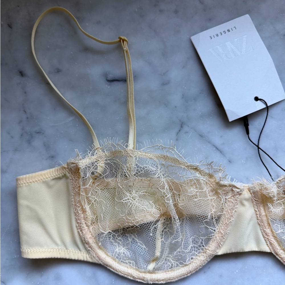 buttercream chantilly lace bra 🧈